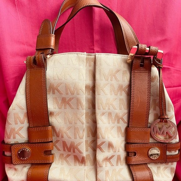 Authentic Michael Kors - Picture 1 of 5